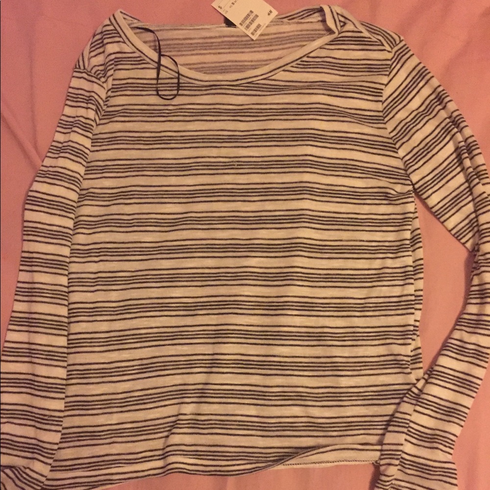 H&M light weight long sleeve striped tee
